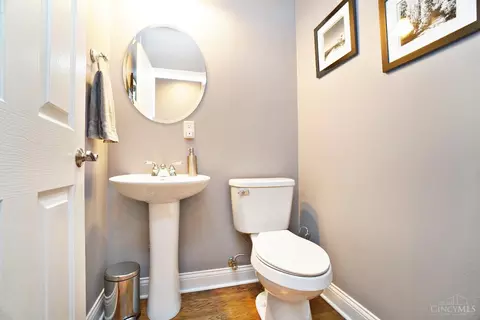 Bath - 1119 Wareham Dr, Cincinnati, OH 45202 photo 1 of 6