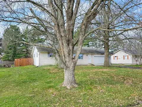 Exterior - 7420 Brock Dr, Blanchester, OH 45107 photo 2 of 5