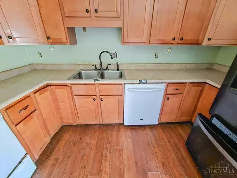 Kitchen - 7420 Brock Dr, Blanchester, OH 45107 photo 2 of 2