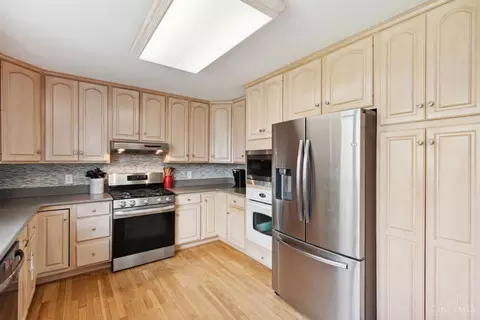 Kitchen - 580 Chicory Ln, Cincinnati, OH 45244 photo 1 of 5
