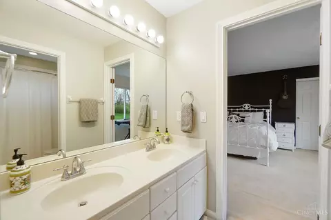 Bath - 8165 Startinggate Ln, Cincinnati, OH 45249 photo 8 of 11