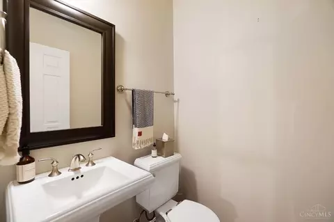 Bath - 8165 Startinggate Ln, Cincinnati, OH 45249 photo 1 of 11