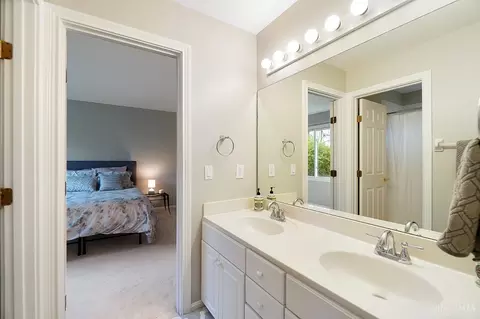 Bath - 8165 Startinggate Ln, Cincinnati, OH 45249 photo 7 of 11