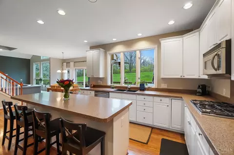 Kitchen - 8165 Startinggate Ln, Cincinnati, OH 45249 photo 4 of 9