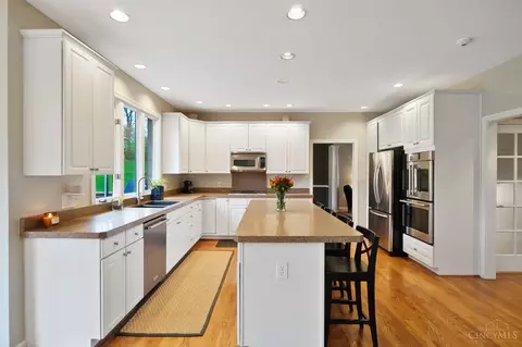 Kitchen - 8165 Startinggate Ln, Cincinnati, OH 45249 photo 2 of 9