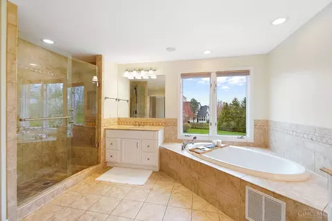 Bath - 8165 Startinggate Ln, Cincinnati, OH 45249 photo 3 of 11