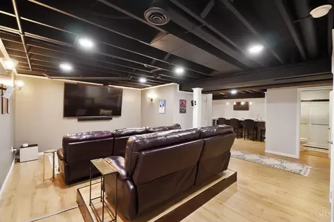 Living - 8165 Startinggate Ln, Cincinnati, OH 45249 photo 6 of 7