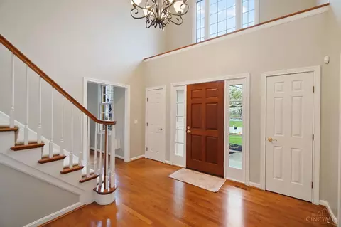Entry Way - 8165 Startinggate Ln, Cincinnati, OH 45249 photo 2 of 4