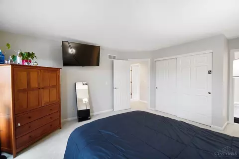 Bedroom - 8165 Startinggate Ln, Cincinnati, OH 45249 photo 9 of 11