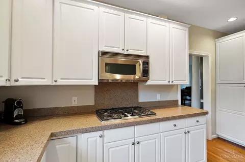 Kitchen - 8165 Startinggate Ln, Cincinnati, OH 45249 photo 5 of 9