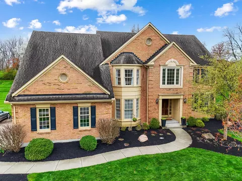 8165 Startinggate Ln, Cincinnati, OH 45249