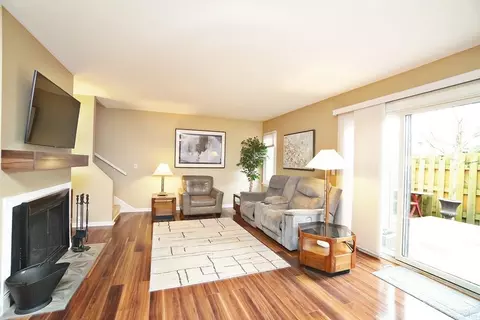Living - 1223 Chevington Ct, Centerville, OH 45459 photo 3 of 8