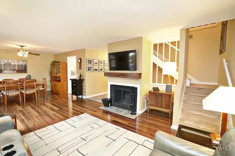 Living - 1223 Chevington Ct, Centerville, OH 45459 photo 2 of 8