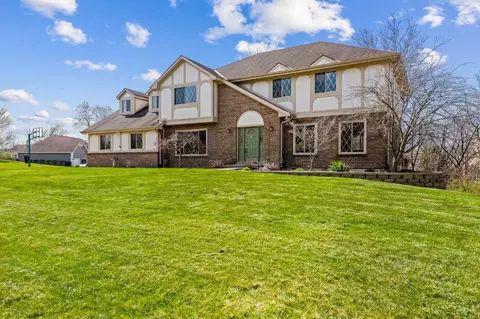 8325 Toddcreek Cir, West Chester, OH 45069