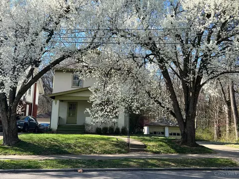 Exterior - 3637 Ault Park Ave, Cincinnati, OH 45208 photo 2 of 5