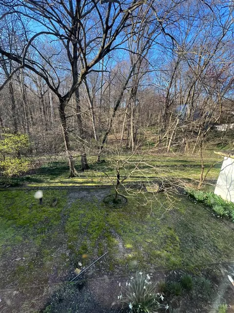 View/Area - 3637 Ault Park Ave, Cincinnati, OH 45208 photo 2 of 4