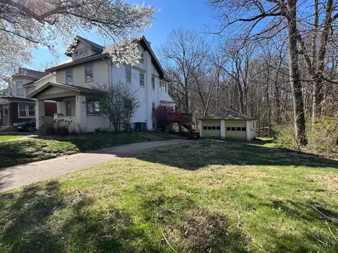 Exterior - 3637 Ault Park Ave, Cincinnati, OH 45208 photo 3 of 5