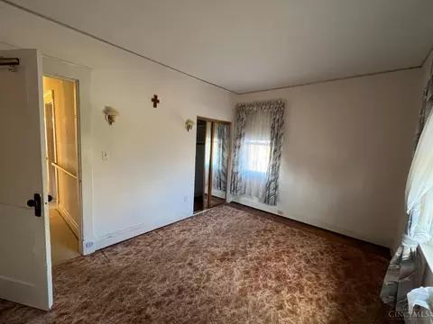 Bedroom - 3637 Ault Park Ave, Cincinnati, OH 45208 photo 1 of 1