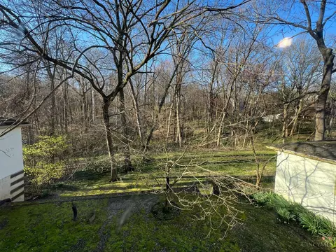View/Area - 3637 Ault Park Ave, Cincinnati, OH 45208 photo 3 of 4