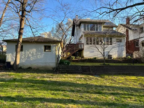 Exterior - 3637 Ault Park Ave, Cincinnati, OH 45208 photo 4 of 5