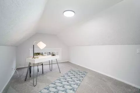 Dining - 4407 Whetsel Ave, Cincinnati, OH 45227 photo 3 of 3