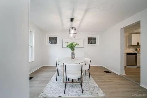Dining - 4407 Whetsel Ave, Cincinnati, OH 45227 photo 1 of 3