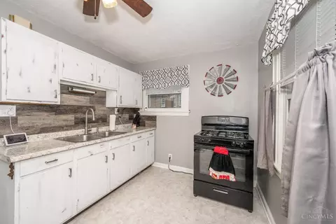Kitchen - 854 N Bend Rd, Cincinnati, OH 45224 photo 1 of 2