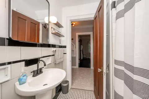Bath - 854 N Bend Rd, Cincinnati, OH 45224 photo 2 of 2