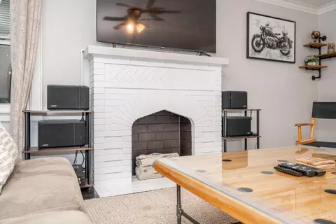 Living - 854 N Bend Rd, Cincinnati, OH 45224 photo 3 of 4