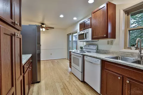 Kitchen - 4630 Miller Rd, Blue Ash, OH 45242 photo 7 of 7