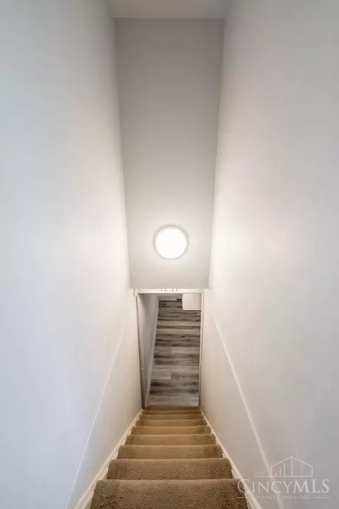 Entry Way - 904 Mckelvey Rd, Cincinnati, OH 45231 photo 1 of 2