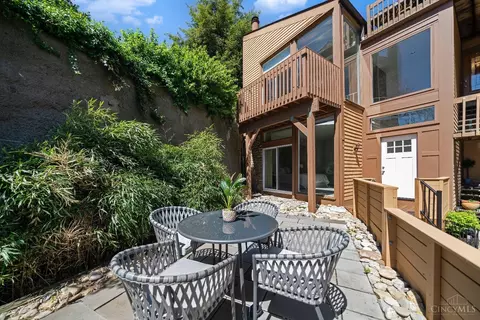 Exterior - 1041 St Gregory St #4, Cincinnati, OH 45202 photo 5 of 8