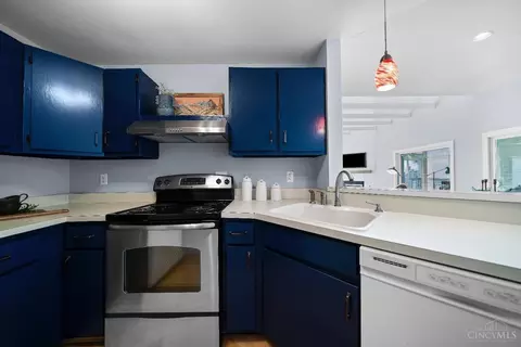Kitchen - 1041 St Gregory St #4, Cincinnati, OH 45202 photo 5 of 5