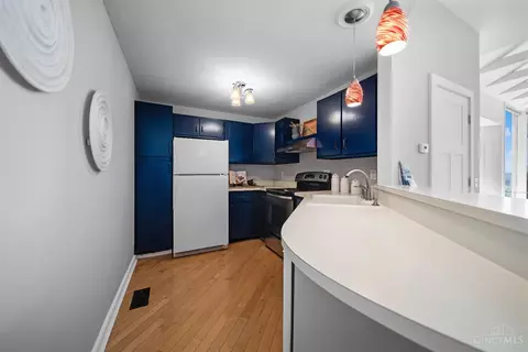 Kitchen - 1041 St Gregory St #4, Cincinnati, OH 45202 photo 2 of 5