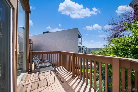 Exterior - 1041 St Gregory St #4, Cincinnati, OH 45202 photo 6 of 8