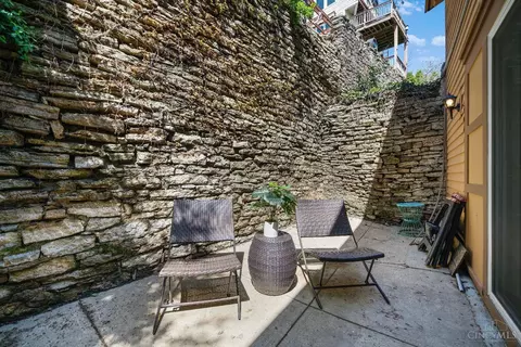 Exterior - 1041 St Gregory St #4, Cincinnati, OH 45202 photo 7 of 8