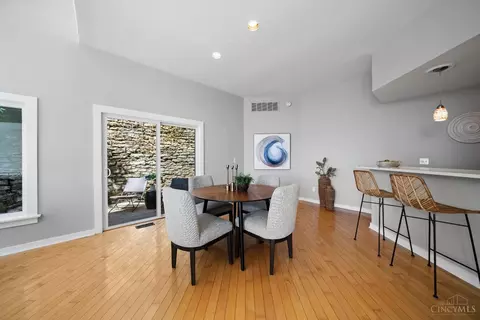 Dining - 1041 St Gregory St #4, Cincinnati, OH 45202 photo 1 of 4