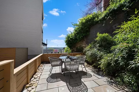 Exterior - 1041 St Gregory St #4, Cincinnati, OH 45202 photo 3 of 8