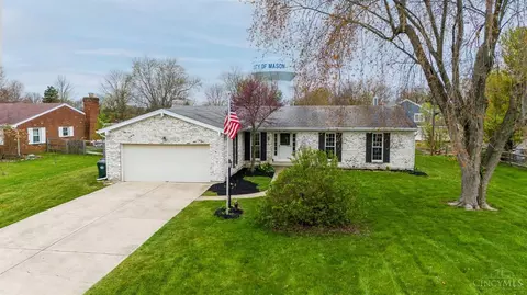 5615 Lakeview Dr, Mason, OH 45040