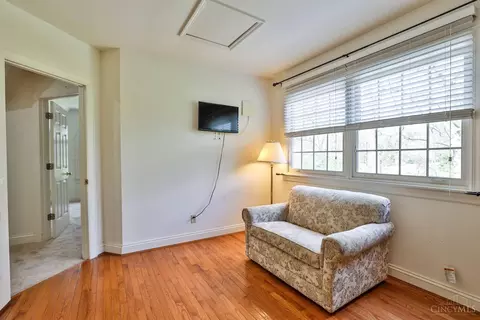 Living - 4450 Miami Rd, Cincinnati, OH 45243 photo 15 of 16