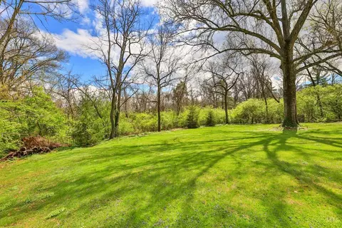View/Area - 4450 Miami Rd, Cincinnati, OH 45243 photo 2 of 7
