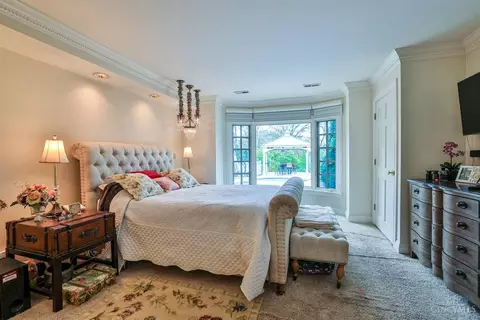 Bedroom - 4450 Miami Rd, Cincinnati, OH 45243 photo 1 of 5