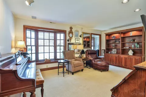 Living - 4450 Miami Rd, Cincinnati, OH 45243 photo 7 of 16