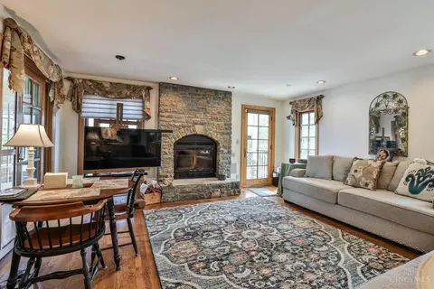 Living - 4450 Miami Rd, Cincinnati, OH 45243 photo 6 of 16