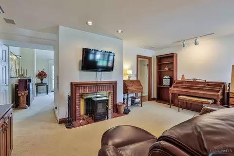 Living - 4450 Miami Rd, Cincinnati, OH 45243 photo 9 of 16