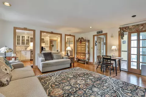 Living - 4450 Miami Rd, Cincinnati, OH 45243 photo 5 of 16