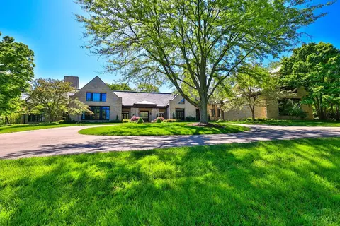 8500 Fox Cub Ln, Cincinnati, OH 45243