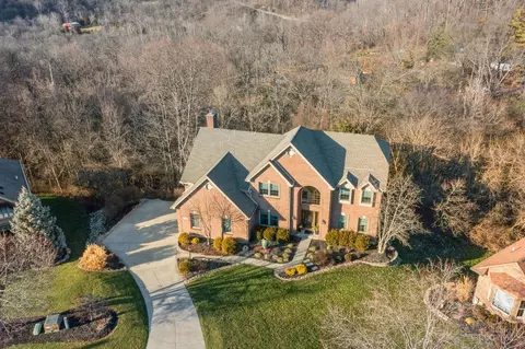 6298 Ashbourne Pl, Cincinnati, OH 45233