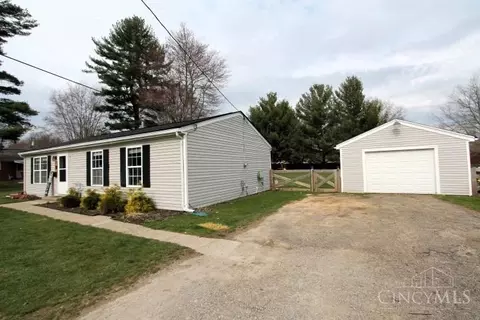 Exterior - 174 Sixth St, Williamsburg, OH 45176 photo 3 of 7