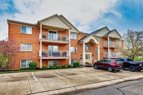 3326 Emerald Lakes Dr #3C, Cincinnati, OH 45211